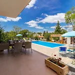 فيلة Villa May Tinjan