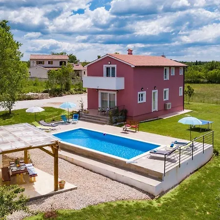 Villa May וילה