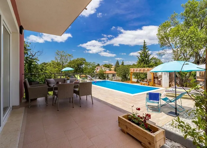 Villa Villa May Tinjan