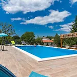 Villa May * Tinjan