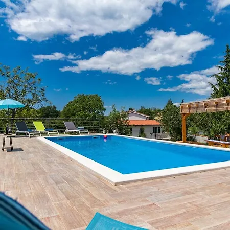 Villa May * Tinjan